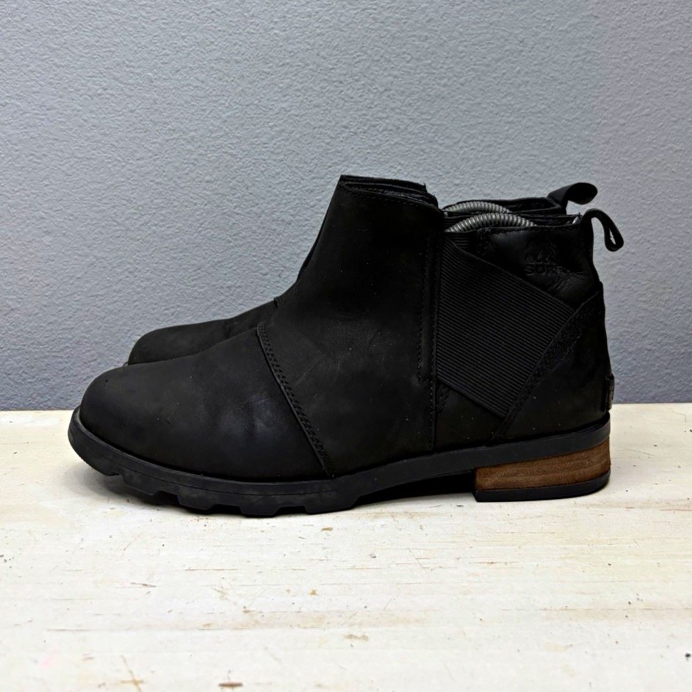Sorel Black Leather Emelie Chelsea Ankle Boots Size 10